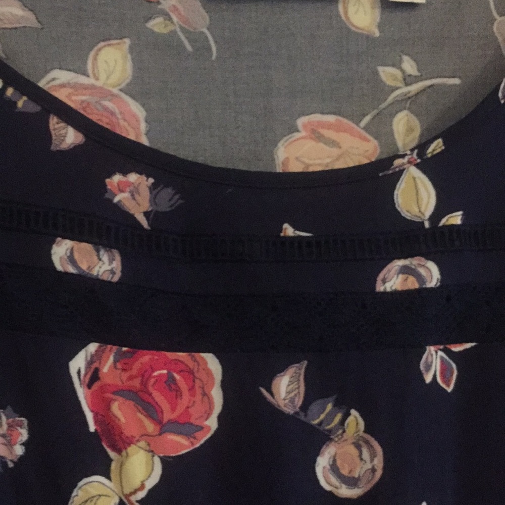 Dress - Lauren Conrad - Picture 4 of 8